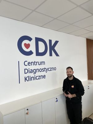 druk ścienny w szpitalu centrum diagnostycznym zdobienie ściany